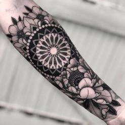 Mangas Tattoo, Floral Mandala Tattoo, Mandala Flower Tattoos, Foot Tattoos For Women, Tattoos For Women Flowers, Floral Tattoo Sleeve, Beautiful Mandala, Tatuaje A Color, Full Sleeve Tattoos