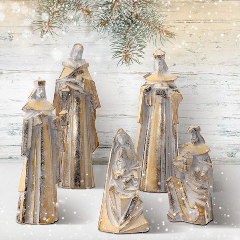 White Nativity Set, Nativity Display, Willow Tree Nativity, Storing Christmas Decorations, Diy Nativity, Nativity Scenes, Everyday Decor, Nativity Ornaments, Fun Christmas Decorations