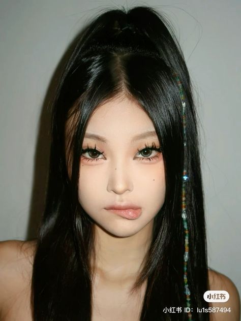 Hairstyles Ribbon, Kpop Hairstyles, Girly Hairstyles, Asian Makeup Looks, Rave Hair, Hair Inspiration Long, Kpop Hair, Ribbon Hairstyle, Inspired Makeup