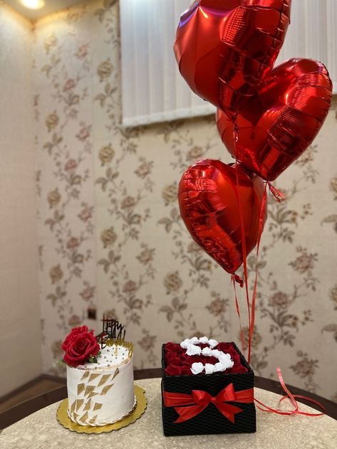 Simple Anniversary Decoration, Happy Birthday My Love Cake, Simple Anniversary Decoration Ideas, Happy Anniversary Decorations, Husband Birthday Decorations, Romantic Dinner Decoration, Surprise Birthday Decorations, Romantic Room Decoration, Surprise Ideas