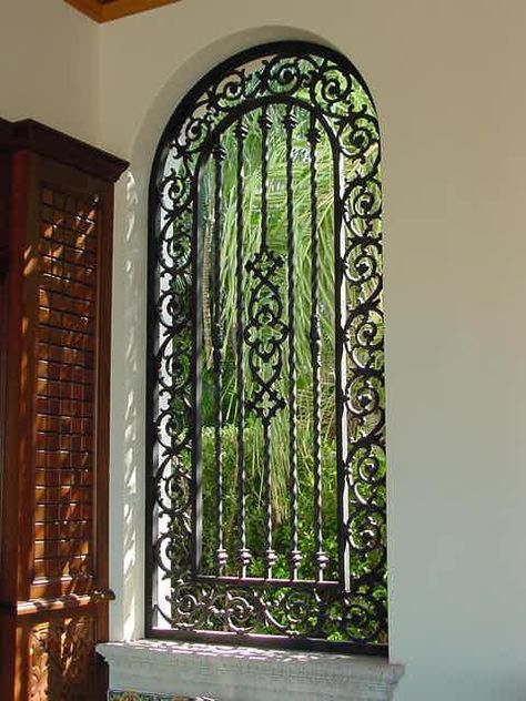 Hacienda Windows, Spanish Windows, Window Grill Ideas, Grill Window, Wrought Iron Window, Window Grills, Window Inspiration, Hacienda Homes, Grill Ideas