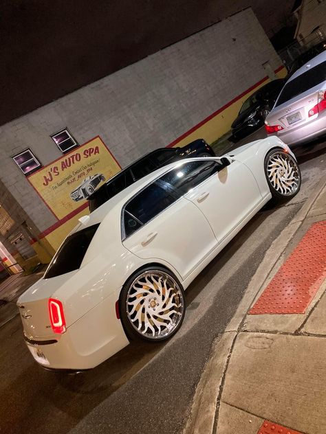 White Chrysler 300, Chrysler 300 Custom, Chrysler 300 Srt8, Chrysler 300s, Black Cadillac, Donk Cars, White Jeep, My New Car, Sick Cars