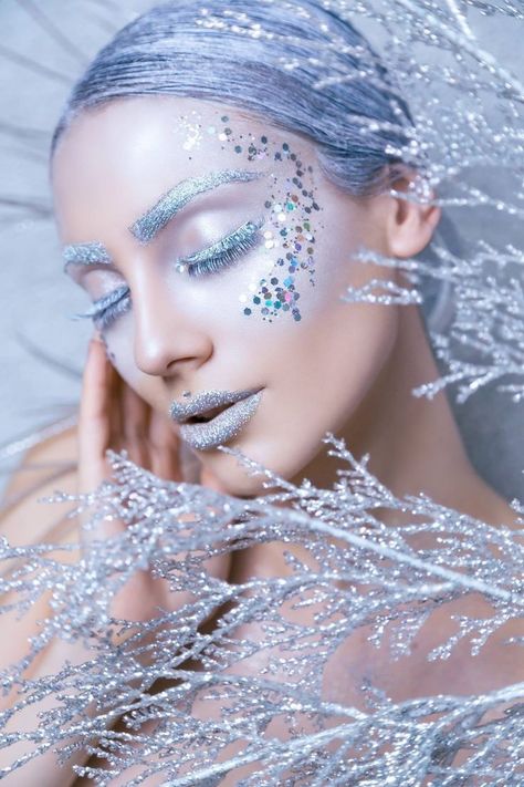 Jack Frost Makeup Ice Queen, Ice Makeup Halloween, Snow Makeup Looks Ice Queen, Winter Elf Makeup, Winter Fantasy Makeup, Snowflake Costume For Women, Winter Solstice Makeup, Ice Fairy Makeup, Snow Queen Photoshoot