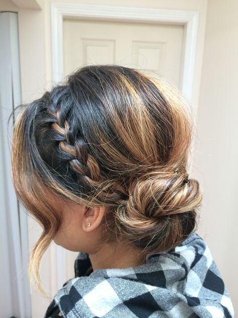 Side Upstyles For Long Hair, Side Braid Low Bun, Hairstyles With A Fascinator, Side Braid Bun Hairstyles, Side Bun Prom Hair, Up Dos For Short Hair Wedding, Side Buns Hairstyle, Hair With Fascinator Hairstyles, Upstyles For Medium Hair Wedding Guest