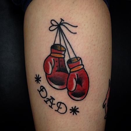 Boxing Glove Tattoo, Tattoo Boxing, Boxing Tattoo, Boxing Gloves Tattoo, Boxer Tattoo, Boxing Tattoos, Tato Tradisional, Traditional Tattoo Old School, Tattoo Old School