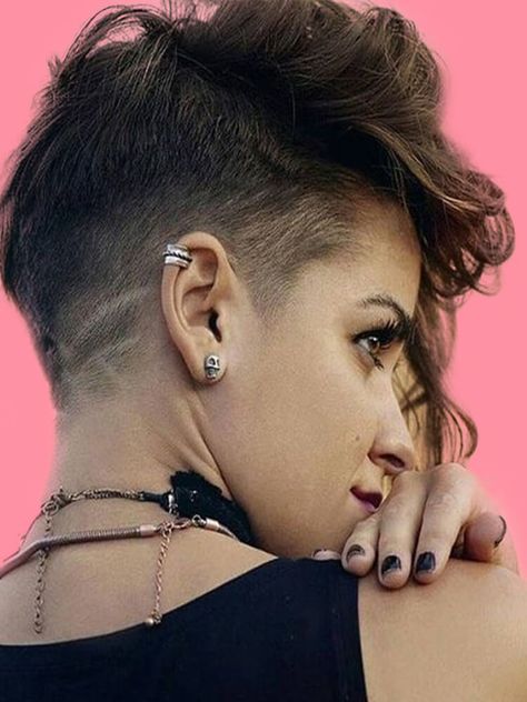 30+ Attractive Chic Undercut Hairstyles Designs to try this Summer 17 #hairstyles #undercut #shorthairstyles Hairstyles Designs, Hairstyles Undercut, Stylish Short Haircuts, Gorgeous Hair Color, Beautiful Hair Color, Trendy Short Haircuts, Short Hairstyles For Thick Hair, Edgy Hair, Penteado Cabelo Curto