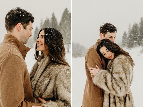 Winter Photo Outfits Women, Cozy Winter Engagement Photos, Cabin Engagement Photos, Winter Couple Photoshoot, Snowy Engagement Photos, Jackson Hole Winter, Winter Engagement Shoot, Couple Photography Winter, Snow Engagement Photos