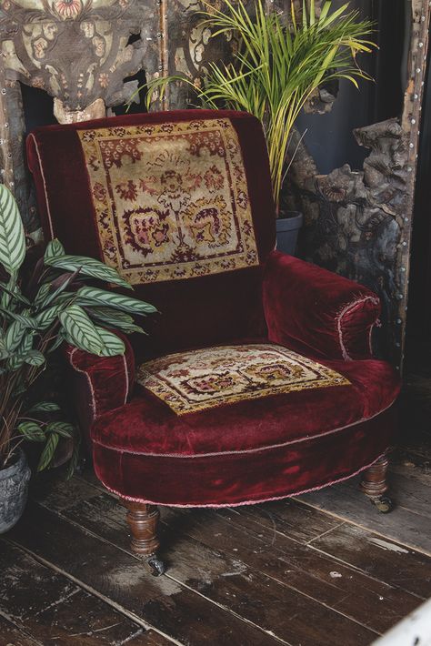 Beautiful Victorian velvet and carpet chair Old Velvet Chair, Red Velvet Chair Vintage, Victorian Lounge Chair, Red Velvet Armchair, Vintage Velvet Chair, Vintage Chairs Victorian, Victorian Ottoman, Victorian Drawing Room, Victorian Style Chair