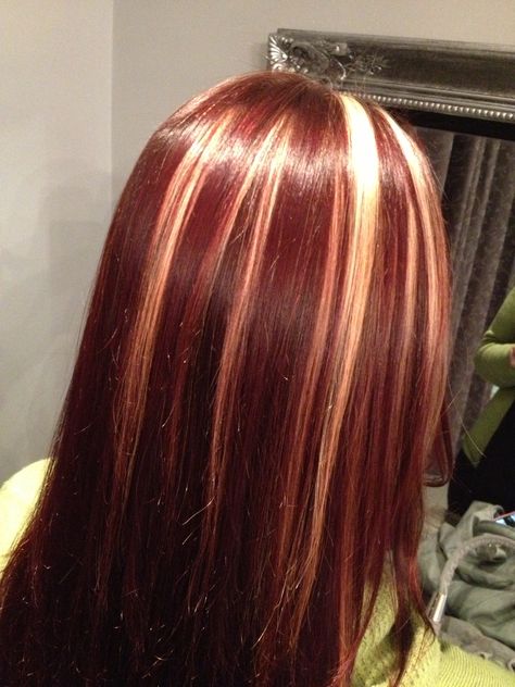 Love this mahogany copper colour with highlights Dark Red Hair With Blonde Highlights, Burgundy And Blonde Hair, Cherry Red Hair With Blonde Highlights, Hair Color With Blonde Highlights, Red With Blonde Highlights, Red And Blonde Highlights, Mahogany Hair Color, Mahogany Brown Hair, Brown Hair With Blonde