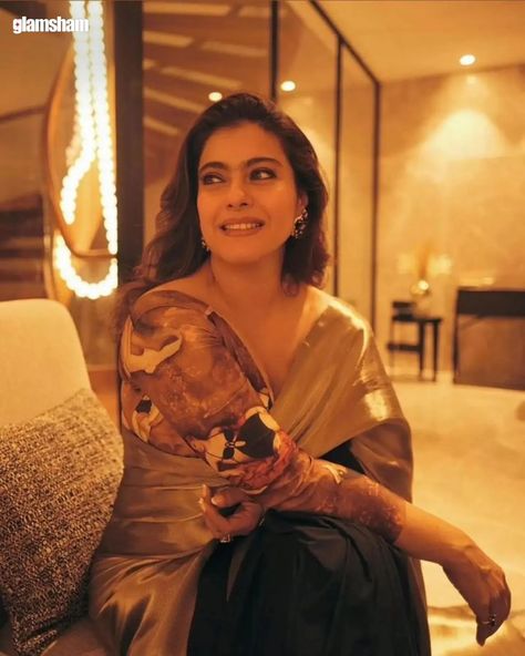 Kajol Bollywood, Cute Backgrounds For Phones, Marvel Thor, The Golden Age, Saree Look, Cute Backgrounds, Actor Model, Beauty Queens, Beautiful Saree