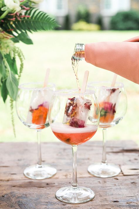 Wine Inspired Wedding, Popsicle Cocktail, Cocktail Photos, Perfect Summer Drink, Marsala Wedding, Summer Wedding Decorations, Dinner Plan, Wedding Drink, Wedding Cocktails