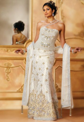 http://k-kiss.hubpages.com/hub/Engagement-Saree-and-Lahenga Sabyasachi Wedding Lehenga, Brides Photos, Sabyasachi Wedding, Hindu Clothing, Indian Serial, Indian Fits, Punjabi Dresses, Engagement Saree, Bollywood Aesthetic