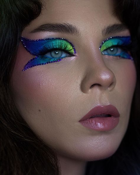 Apollinaria on Instagram: “Blue butterfly💙 Eyes: @odenseyecosmetics humming bird palette (“feathers”;”tropics”;blue fields”;humming bird”) blush “hibiscus” Lips:…” Butterfly Eyes, Eye Makeup Techniques, Blue Makeup, Makeup Techniques, Blue Butterfly, Hibiscus, Septum Ring, Blush, Eye Makeup