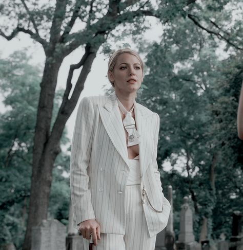 Blake Lively A Simple Favor Aesthetic, Emily A Simple Favor, A Simple Favor Aesthetic, Blake Lively A Simple Favor Outfits, Emily Nelson Outfits, Emily Nelson Aesthetic, Simple Favor Blake Lively, A Simple Favor Outfits, Blake Lively A Simple Favor