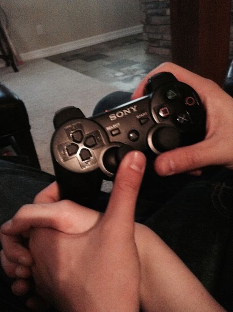 cute picture of boyfriend and girlfriend playing video games :) Boyfriend Gaming Relationships, Cute Couple Pics Playing Video Games, Boyfriend And Girlfriend Pictures Anime, Playing Video Games With Girlfriend, Gamer Boyfriend And Girlfriend Aesthetic, Video Game Girlfriend, Playing Games With Boyfriend, Gaming Together Relationship, Girlfriend Sitting Boyfriends Lap While Gaming