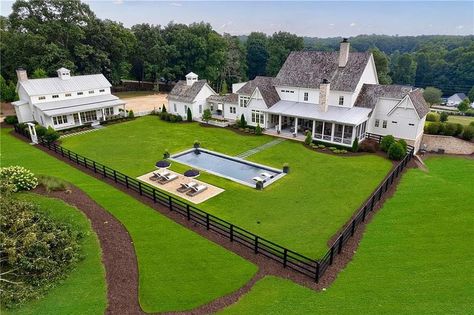 Family Compound Ideas, Family Compound Ideas Layout, Sophisticated Farmhouse, Canton Ga, Cabin Mansion, Family Compound, Farm Plans, Farm Layout, Dream Life House