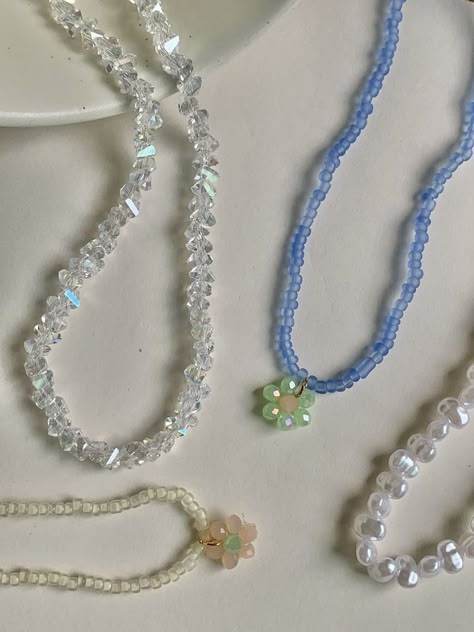 Crystals Beads Necklace, Cristal Necklace Jewellery, Cute Necklaces To Make, Necklace Designs Beads, Crystal Beads Necklace Design, Homemade Necklace Ideas, Beaded Accessories Ideas, Beads Necklace Design, Beads Necklace Ideas