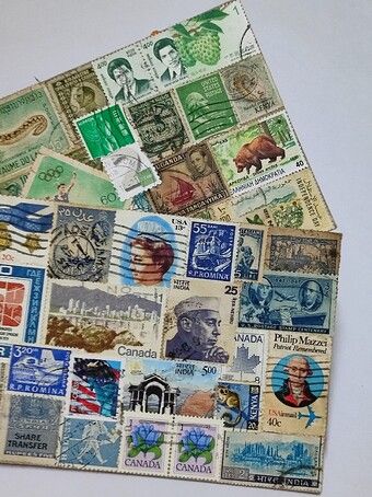 Crafts Using Old Postage Stamps, Postage Stamps Diy, Old Postage Stamps, Postage Stamps Crafts, Postage Stamp Design, Old Stamps, Love Stamps, A Craft, Postage Stamp