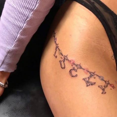 Elegance Tattoo, Feminine Tattoo Ideas, Chain Tattoo, Grunge Tattoo, Wicked Tattoos, Quality Tattoo, Quote Tattoos, Floral Tattoos, Pretty Tattoos For Women