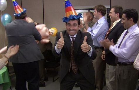 Iconic Pop Culture Photos, The Office Pictures, Michael Scott Profile Pictures, The Office Dancing, The Office Michael Scott, The Office Mood, The Office Laptop Wallpaper, The Office New Years, Michael Scott Mood