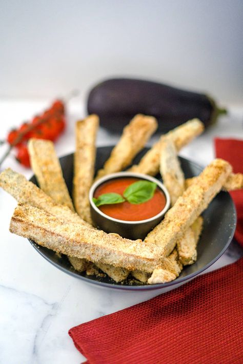 Keto Eggplant Fries - Keto & Low Carb Vegetarian Recipes Keto Eggplant Recipes, Baked Eggplant Fries, Keto Eggplant, Recipes For Vegetarians, Turnip Fries, Eggplant Fries, Crispy Eggplant, Spicy Guacamole, Asparagus Fries