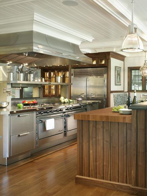 Kitchen Island With Butcher Block Top, Chefs Kitchen Design, Walnut Kitchen Island, Craftsman Style Kitchen, Kitchen Island With Stove, Small Modern Kitchens, Walnut Kitchen, Stainless Kitchen, Chef's Kitchen