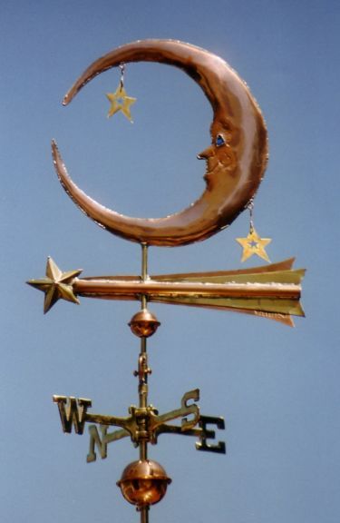 Moon $ Stars Weathervane, photo Weather Vein, Weather Vain, Wind Vane, The Moon And Stars, Lightning Rod, Cat Stevens, Weather Vanes, Deco Originale, Wind Spinners