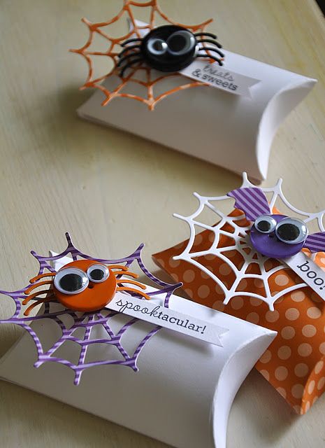 Halloween Treat Holders, Dulces Halloween, Halloween Treat Boxes, Halloween Paper Crafts, Carte Halloween, Adornos Halloween, Halloween Tags, Halloween Treat Bags, Halloween Treat