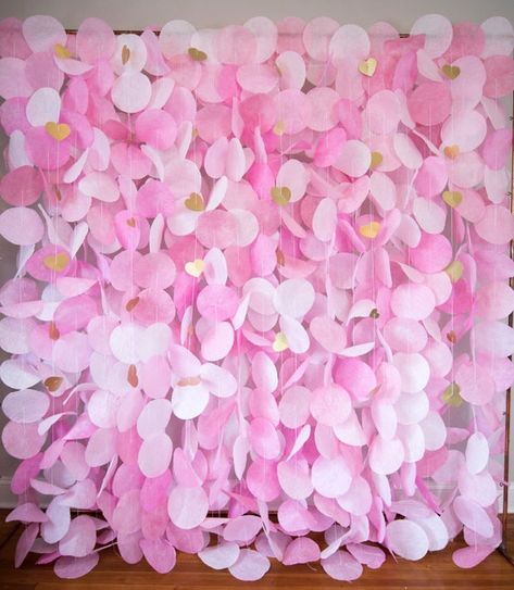 The Original Paper Circle Garland: Pinks - Etsy Paper Garland Backdrop, Layered Garland, Paper Circle Garland, Salon Goals, Pink Bday, Ballon Decoration, Station Background, Event Backdrops, Princess Birthday Decorations