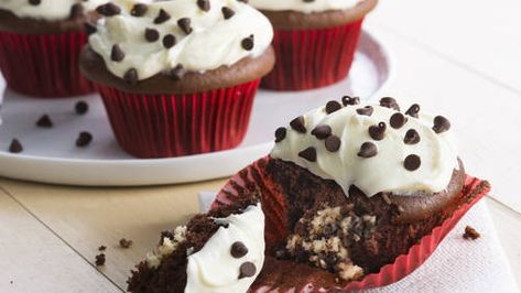 Dalmatian Cupcakes Betty Crocker Cake Mix, Betty Crocker Cake, Cake Mix Desserts, Betty Crocker Recipes, Cupcake Recipes Chocolate, Chocolate Cake Mixes, Cake Mix Recipes, Chocolate Chip Muffins, Pastry Recipes