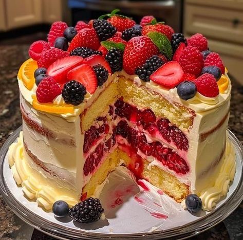 🍊🍰🍓 Berry Citrus Burst Cake... - Nonna's Italian recipes | Facebook Boujee Drinks, Fresh Fruit Cake, Cake White, Dessert Tray, Sweet Potato Pie, Bakery Recipes, Easy Baking Recipes, Cake Ingredients, Sweet Cakes