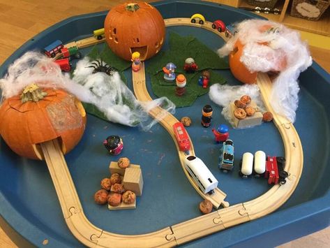 Eyfs Halloween, Eyfs Autumn, Autumn Eyfs Activities, Halloween Crafts Ideas, Sensory Preschool, Autumn Eyfs, 2022 Costumes, Blocks Center, Tuff Tray Ideas Toddlers