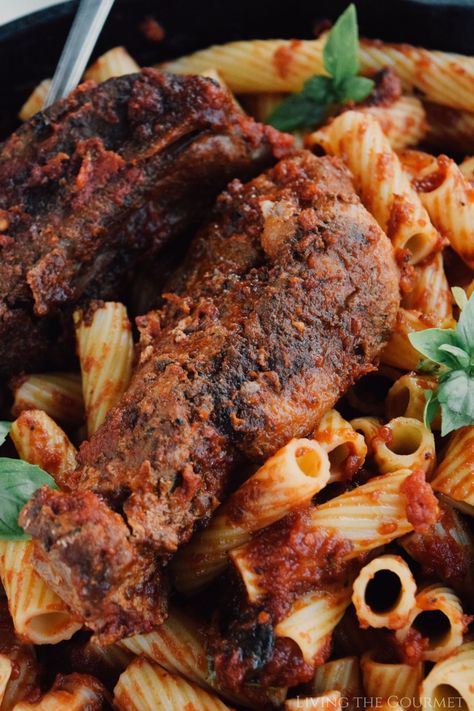 Italian Ribs, Braised Country Style Pork Ribs, Pork Spare Ribs Recipe, Rigatoni Noodles, Braised Pork Ribs, Braised Pork Shoulder, Oven Meals, Country Style Pork Ribs, Rib Sauce