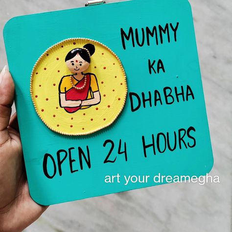 Mummy ka Dhabha - open 24 hrs🤗 Kitchen Hanging Material - MDF DM to order Shipping Pan India Bulk order acceptable 🌀 #mummykadabba #instagram #handmade #kitchenwallhanging #artyourdreamegha Mummy Ka Dhaba Wall Hanging, Cute Wall Hangings Quotes, Plate Diy Ideas, Birthday Gift For Mom Diy, Kitchen Wall Hanging Ideas, Kitchen Decor Wall Art Creative, Handmade Wall Hanging Crafts, Wall Hanging Ideas Handmade, Diy Kitchen Art