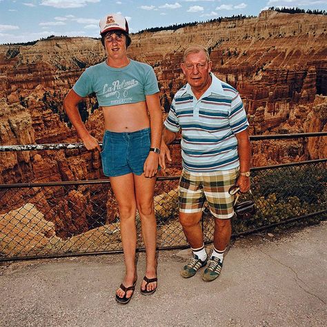 Awkward Family Pictures, Awkward Photos, Awkward Family Photos, Perfectly Timed Photos, Bryce Canyon, Family Humor, Vacation Photos, Glacier National Park, Family Vacation