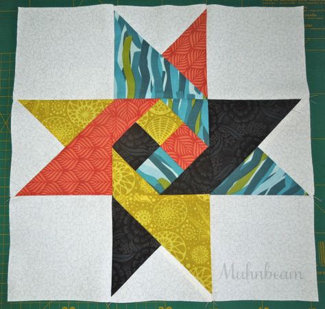 Second Block: Fancy Star – Nido Quilters Melted Bead Crafts, Patchwork Squares, Quilt Big, Xmas Table, Sewing Quilts, Paper Pieced Quilt Patterns, Quilting Designs Patterns, Table Quilts, Paper Pieced Quilt