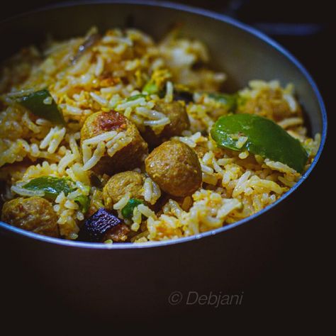 Soya Rice Recipe, Veg Pulao, Soya Chunks, One Pot Vegetarian, Pulao Recipe, Using A Pressure Cooker, Soya Bean, Recipes In Tamil, Kebab Recipes