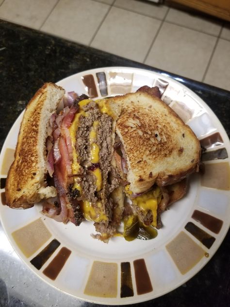 [Homemade] Bacon Cheeseburger Homemade Bacon Cheeseburgers, Bacon Cheeseburger Dip, Cheeseburger Dip, Homemade Bacon, Healthy Life Inspiration, Bacon Cheeseburger, Dinner Meals, Urinary Tract, Living Food