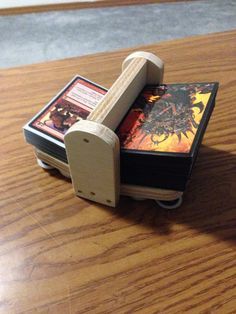 Diy Magic The Gathering, Present Box Ideas, Magic: The Gathering, Board Game Storage, Deck Boxes, Gift Ideas Diy, Magic The Gathering Cards, Magic Cards, Diy Deck