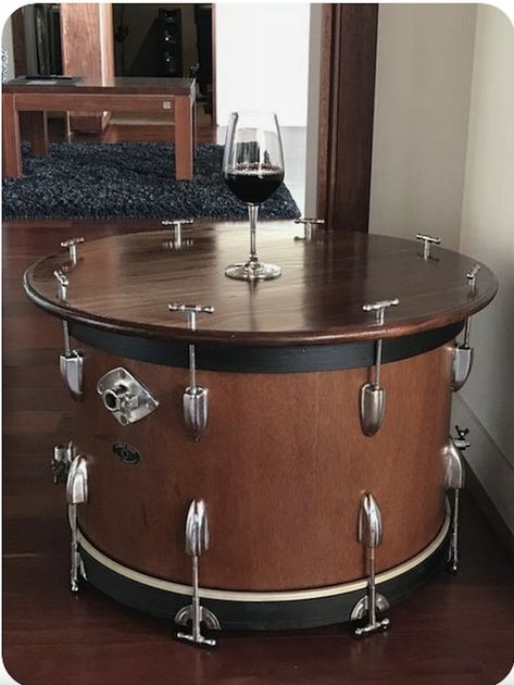 Instrument Furniture, Music Man Cave, Vinyl Cafe, Music Furniture, Music Bedroom, Drum Room, Home Music Rooms, Revamp Furniture, Music Studio Room