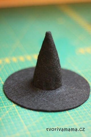 Mini Witch Hat Template, Witch Hats Decorations, Mini Witches Hat, Mini Witch Hat Diy, Diy Mini Witch Hat, Felt Witch Hat Diy, Felt Witches Hat, Small Witch Hat, Pumpkin Drawings