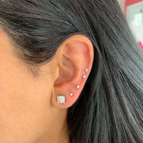 Conch Piercing 101: Pain, Types And Conch Piercing Healing Tips Conch Piercing Pain, Inner Ear Piercing, Piercing Healing, Outer Conch Piercing, Inner Conch Piercing, Champagne Wedding Colors, Healing Tips, Piercing Conch, Champagne Gold Color