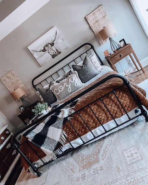 Bedroom Suits, Modern Western Bedroom, Modern Western Home, Western Bedrooms, Western Farmhouse, Western Room, Rustic Bedroom Design, Western Rooms, Ranch House Decor