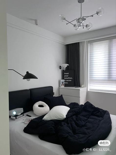 Dark Academia Room Ideas, Mens Bedroom Decor, Black Bedroom Design, Bedroom Redesign, Stay Kids, White Room Decor, Minimalist Bedroom Design, Dream Apartment Decor, Pinterest Room Decor