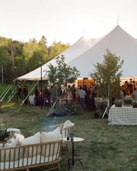 This Tent Education Tuesday is all about Sailcloth Tents. 🏳️ They're versatile, classic, and oh-so-romantic. ❤️ Learn more below: 💎 We utilize Tidewater Sailcloth Tents, which are 100% waterproof (perfect for unpredictable mid-summer rainstorms). 💎 This tent features rounded shape, a translucent sail cloth fabric cover, and wooden poles. 💎 Flags can be added to the top of the poles for the whimsical look we love. 💎 Lengths of these tents can be extended through tops that are laced together.... Tent Decorations Wedding, Party Tent Decor, Fall Wedding Tent, Circus Tent Wedding, Backyard Party Tent, Garden Party Tent, Sail Tent, Graceland Wedding, White Tent Wedding