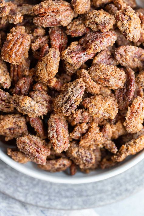 Cinnamon Sugar Recipes, Candied Pecans Recipe, Glazed Pecans, Cinnamon Candy, Candied Almonds, Cinnamon Pecans, Cinnamon Almonds, Roasted Nuts, Pecan Recipes