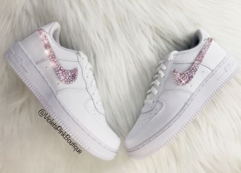 Women's Custom Pink Swarovski Nike Air Force One Zapatillas Nike Air Force, Bling Nike Shoes, Air Force Women, Swarovski Nike, Nike Air Force One, Custom Bling, Nike Swoosh Logo, Air Forces, Pink Swarovski