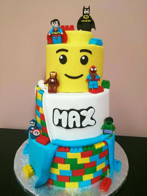 how to make a lego cake Lego Cake Ideas, Cake Lego, Pear And Almond Cake, Friends Birthday Cake, Lego Birthday Cake, Decoration Buffet, 5th Birthday Cake, Pinterest Cake, Birthday Cake Pictures