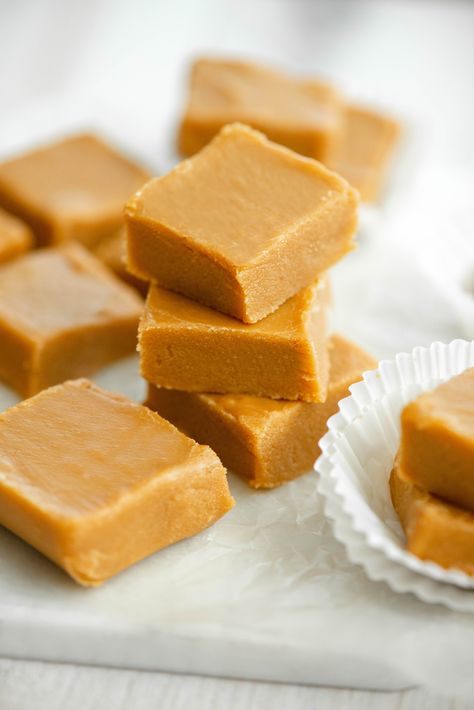 Leche Quemada Recipe, Milk Candy Recipe, Mexican Candies, Mexican Sweets, Food Authentic, Mexican Desserts, Milk Candy, Peanut Butter Pumpkin, Mexican Dessert Recipes