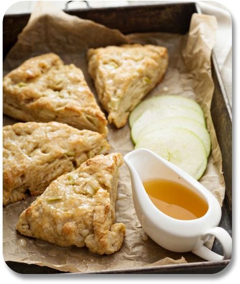 Our Irish apple scone recipe will please your Irish tastebuds. Here are information and instructions for bringing this delicious Irish dessert into your world! Irish Dessert, Irish Dessert Recipes, Desserts Apple, Apple Scones, Baking Scones, Irish Desserts, Irish Cooking, Irish Cuisine, Scottish Recipes